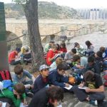 Al fondo, la Central Hidroeléctrica